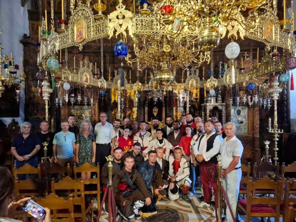 КОЊИЧКИ МАРШ ЗА ИЛИНДЕН: Коњаниците денеска дадоа заклетва и тргнаа кон Мечкин Камен каде треба да стигнат за Илинден