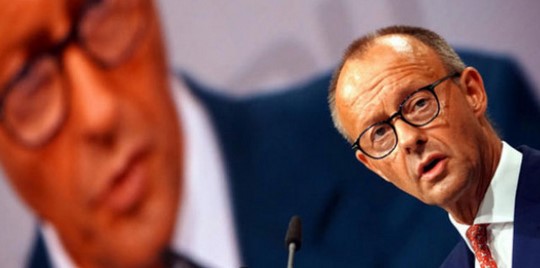 МЕРЦ КРИТИКУВАН ПОРАДИ ИЗЈАВАТА ЗА ЛГБТ+ ЗНАМЕТО: Парламентот „не е циркуски шатор“