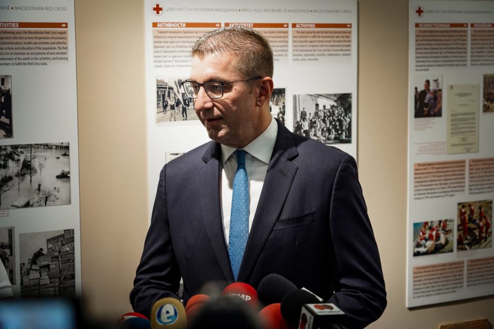 МИЦКОСКИ: Луѓето кои распродадоа сѐ што можеше да се распродаде, од знаме до име, сега немаат кредибилитет да ни судат
