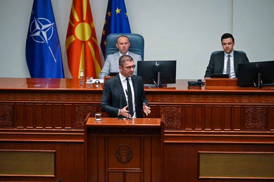МИЦКОСКИ: Тоа што не успеа во време на Тодор Живков, успеа кога СДСМ бевте на власт – стана ерес да се спомене македонски идентитет