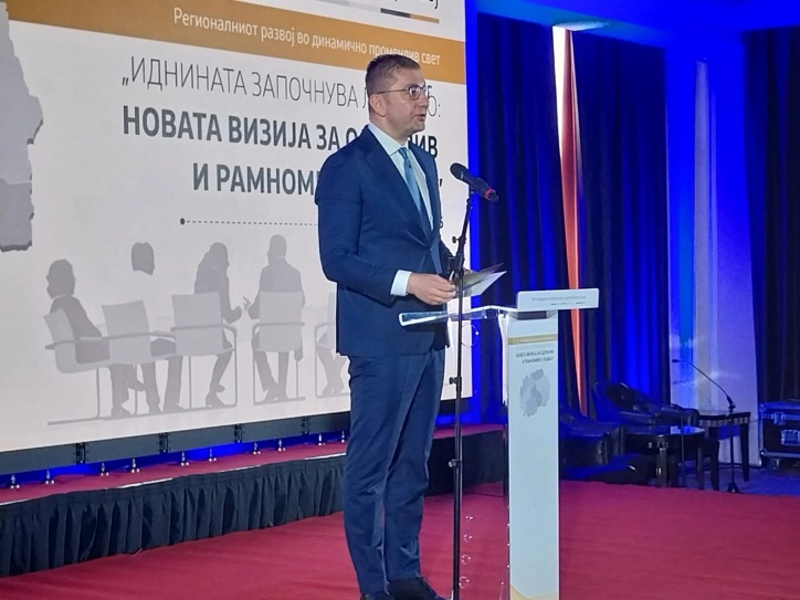 МИЦКОСКИ: Државата не се гради од центарот кон периферијата, туку од темелите нагоре, а тие се во секоја општина и во секој дом