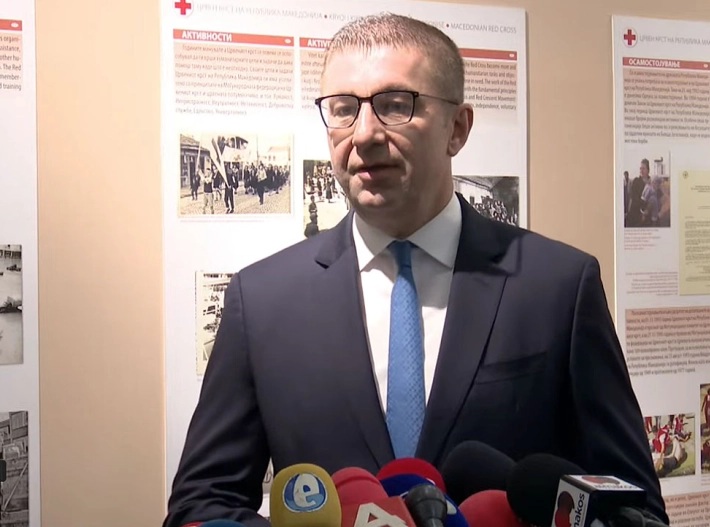 МИЦКОСКИ: Македонските граѓани, Европа и светот видоа дека проблемот не е само „Бугари во Уставот“ туку е многу посуштински