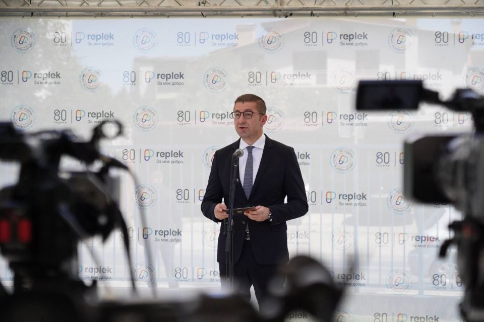 МИЦКОСКИ: Не бираат средства да ни стават нож во грб, мислејќи така ќе им се допаднат на тие што не и мислат добро на Македонија