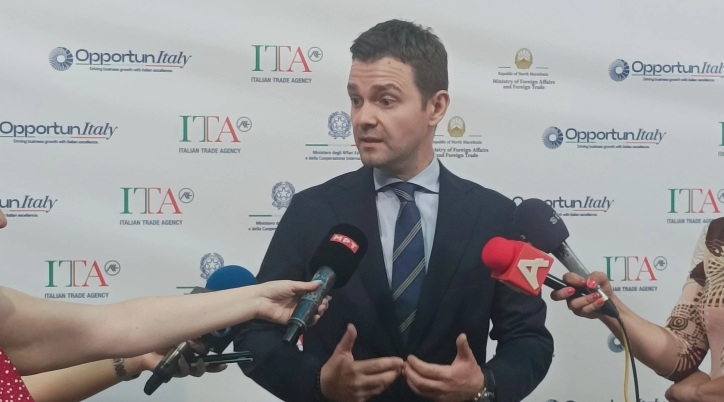 МУЦУНСКИ: Идентитетот е јазикот на нашите баби и дедовци и апсолутно никој нема право да го оспори тоа што е дел од нас како Македонци