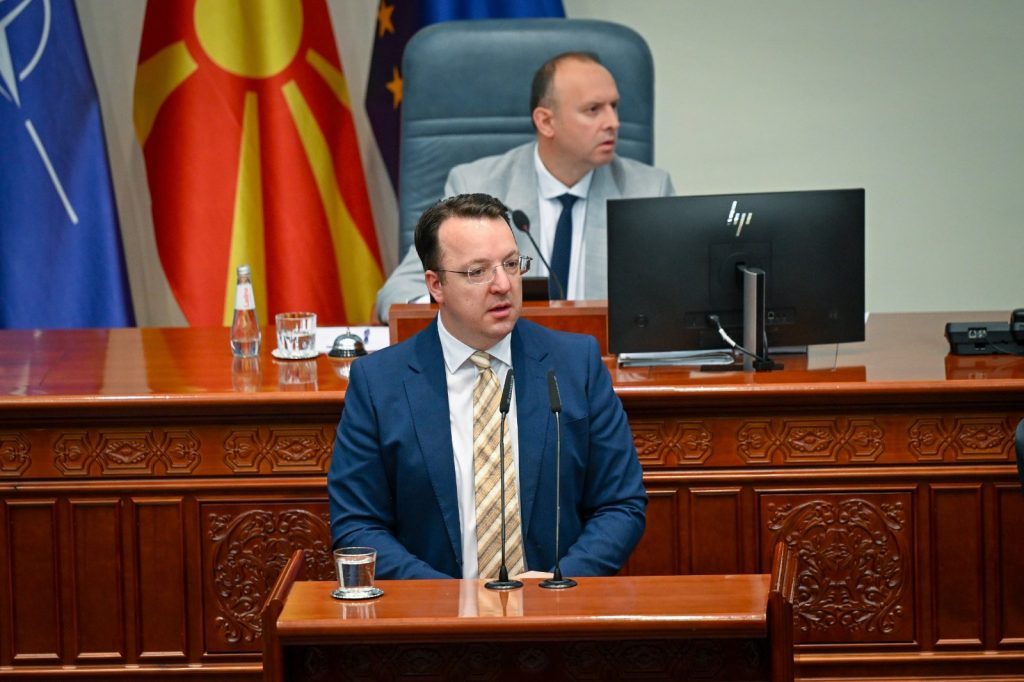 Постои јасна линија меѓу претходната и оваа влaда