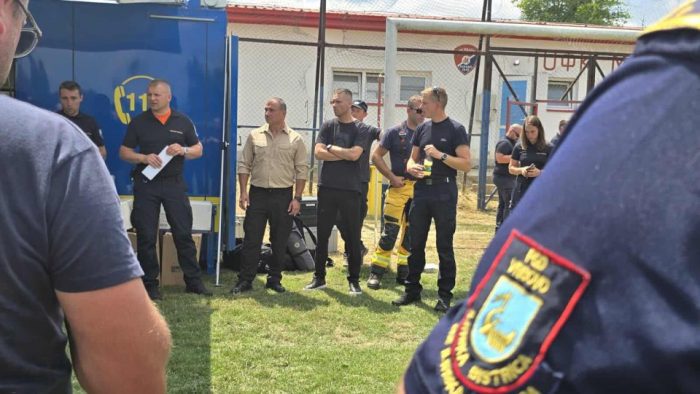 СЛОВЕНЦИТЕ СЕ РАСПОРЕДИЈА КАЈ БЕРОВО: 61 специјалист за шумски пожари со 17 возила го поставија кампот за битка со огнот