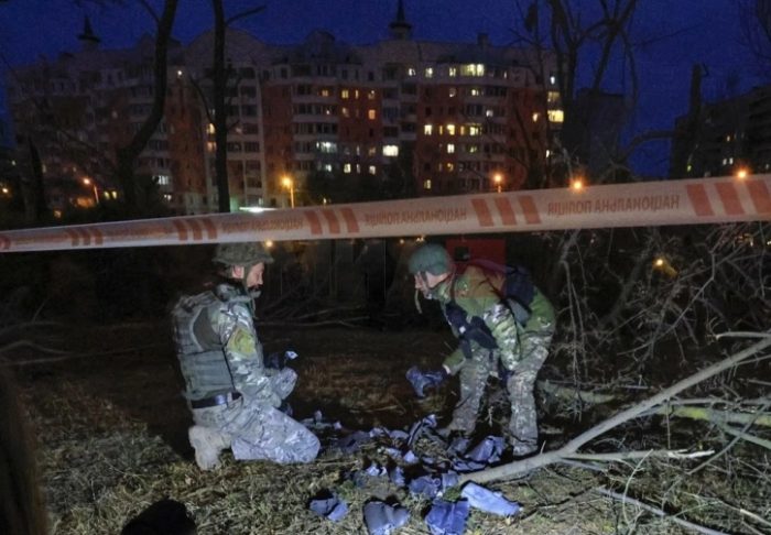 УКРАИНСКА АРМИЈА: Ноќеска извршивме нов напад врз воздухопловна база со борбени авиони, како и врз депо со бомби во Русија