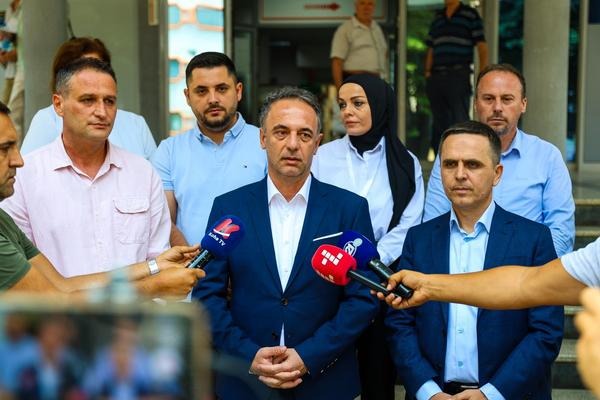 АЛИУ ВО ТЕТОВО: Над 70 милиони евра инвестиција за Клиничка болница Тетово