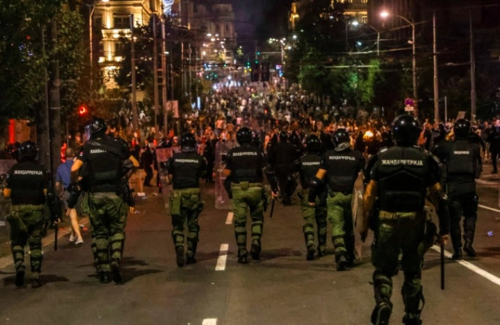 ДАЧИЌ: Повредени се 42 полицајци, некои од нив со тешки повреди, толку за фактот дека протестите немаат никаква врска со надворешен фактор