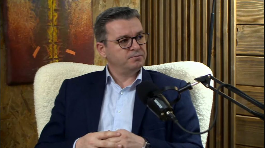 ТРИПУНОВСКИ ДО НИКОЛОВСКИ: Како министер за земјоделство немаш со што да се пофалиш