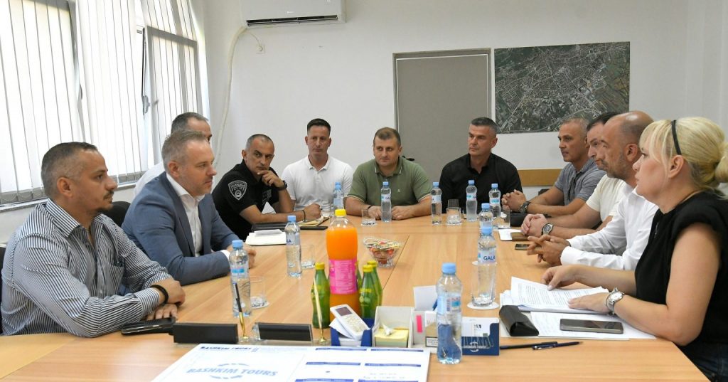 ЈАНЕВ ВО ТЕТОВО ПО ВЧЕРАШНОТО УБИСТВО: Полицијата е на терен, ќе испорачаме безбедност за сите граѓани