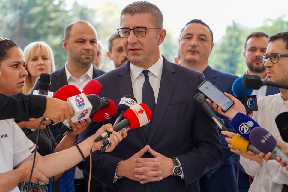 МИЦКОСКИ: Осуда за ксенофобијата, навивачите да навиваат спортски, да го бодрат својот тим и националниот тим на Македонија