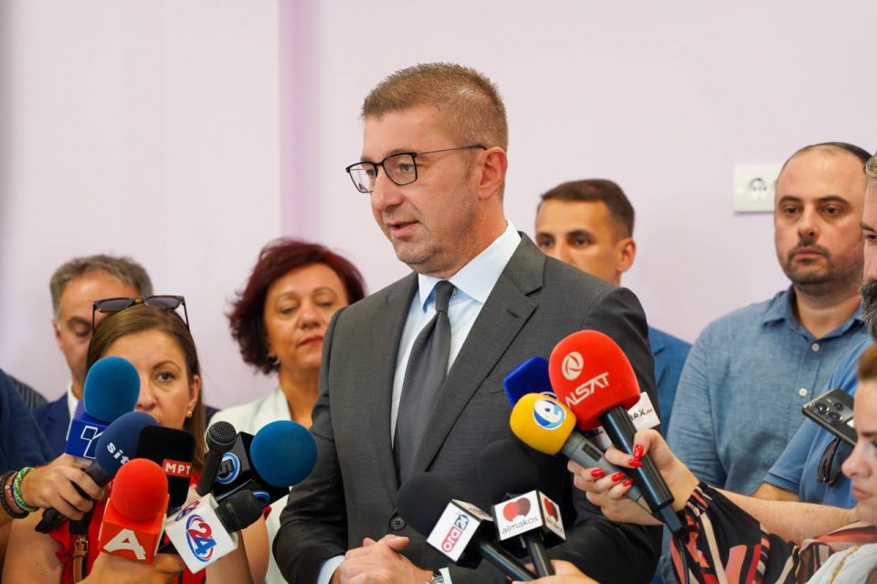МИЦКОСКИ: Бадентер е правило од Рамковниот договор кој е целосно исполнет, дел е од Уставот и со тоа е завршена и затворена тема