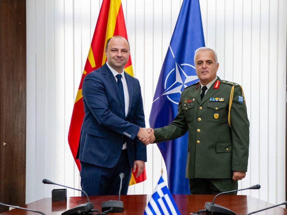 МИСАЈЛОВСКИ СО МАНОЛИС: Имаме висок степен на реализација на плановите, одлични билатерални одбранбени односи со Грција