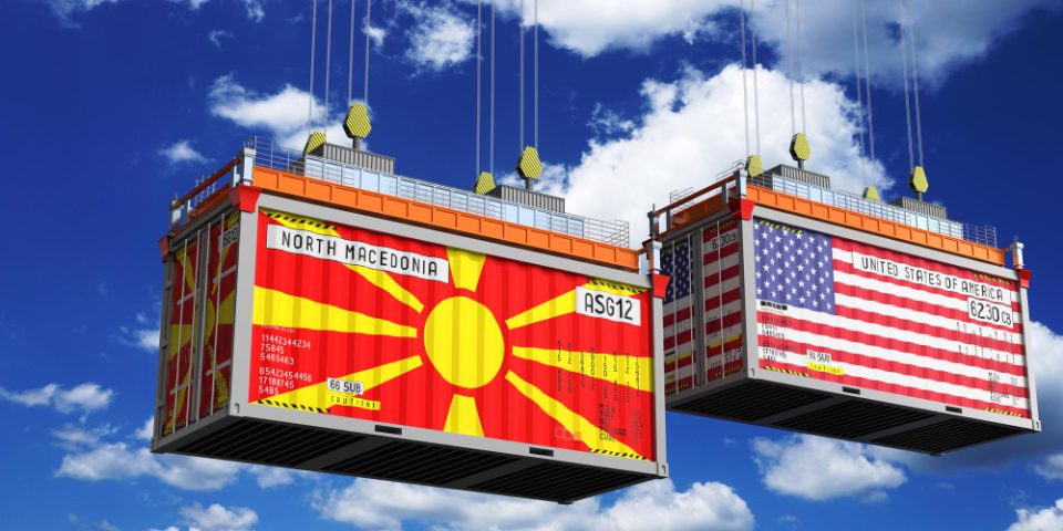 ТРАМП ГИ ОБЈАВИ ЦАРИНСКИТЕ СТАПКИ: За Македонија 15 отсто како и за ЕУ, за Србија 35, БиХ 30, Швајцарија најсилно погодена со 39 отсто
