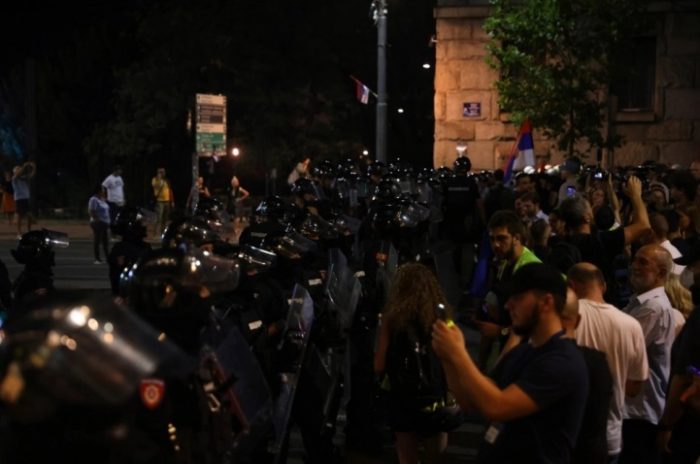 ВУЧИЌ ЗА НЕМИРИТЕ: Нема да има граѓанска војна во Србија, не ни помислуваме да ја извадиме војската и нема потреба од тоа