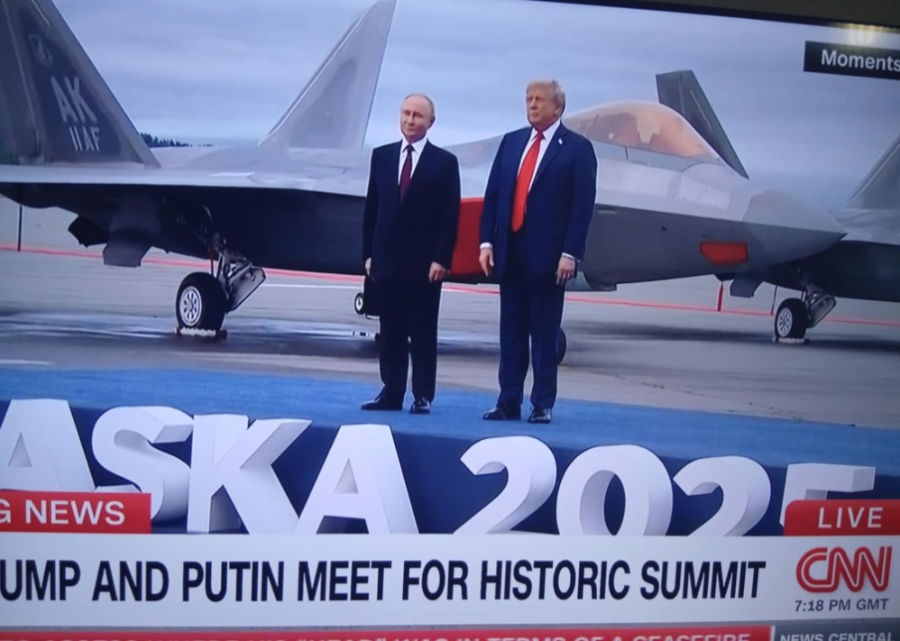 Трамп го пречека Путин