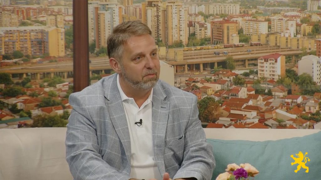 ЛУКРОВСКИ: Работиме на хумано решение за животните-бездомници во Карпош