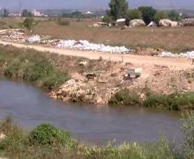 СВР СКОПЈЕ ПОДНЕСЕ КРИВИЧНА ПРИЈАВА ПРОТИВ ТРОЈЦА: Фрлале и непрописно транспортирале отпад, создале диви депонии на Вардариште
