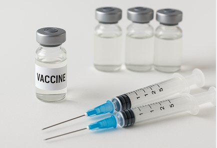 Флорида планира укинување на сите задолжителни вакцини, вклучувајќи ги и училишните