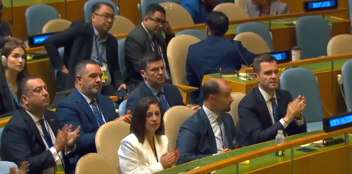 ВИДЕО: Муртезани не и аплаудира на Сиљановска, претседавачот и се заблагодари на претседателката на Република Македонија, а не на Северна