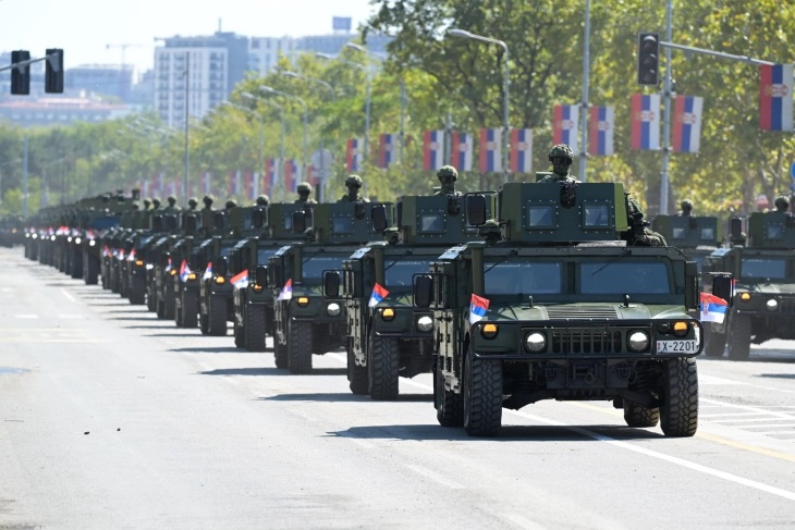 ВОЕНА ПАРАДА ВО БЕЛГРАД: Околу 10 илјади учесници ќе парадираат по повод одбележување на денот на српското единство