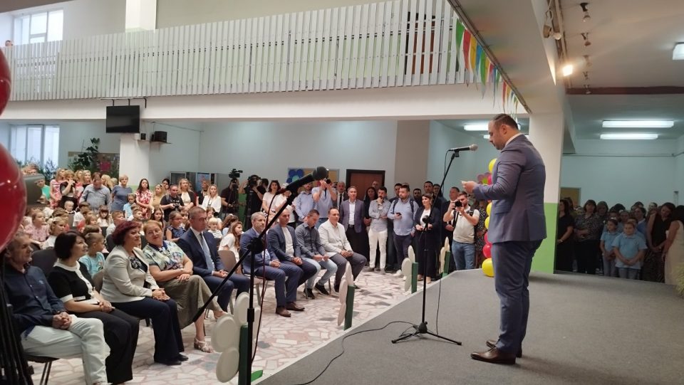 ЃОРЃИЕВСКИ: Учете, сонувајте, бидете храбри и никогаш не се откажувајте, затоа што токму вие сте иднината на нашата татковина