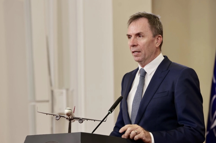 ЈОЗЕФ ВАРАДИ: Го зајакнуваме присуството на „Виз Ер“ во Македонија со зголемување на флотата со шести авион во Скопје и 13 нови рути