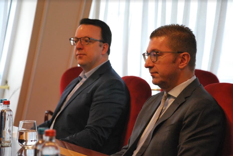 МКД.МК: Покрај Мицкоски и Николоски, дури и Оливер Спасовски бил обработуван од АНБ