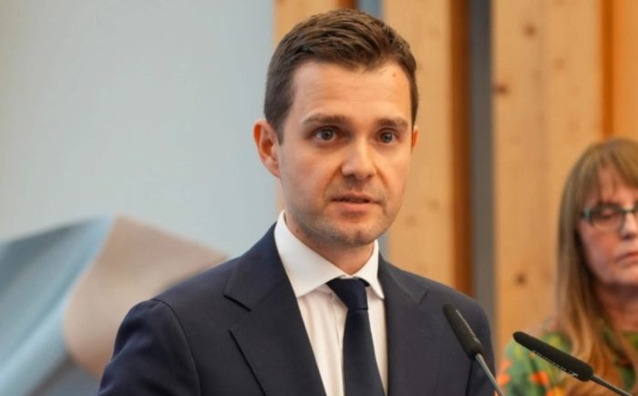 МУЦУНСКИ: Не е само прашањето на уставни измени, прашањето е кои се гаранциите што ќе ги добие