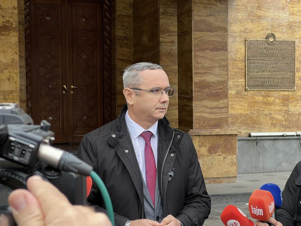 ДУИ ЈА „МИНИРА“ СЕДНИЦАТА ЗА АНБ И АР: Неа требаше да ја води Славјанка Петровска оти Скендер Реџепи нема безбедносен сертификат