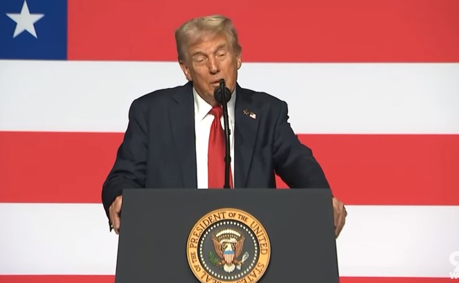 ТРАМП ПРОГЛАСИ „ПОВТОРНО БУДЕЊЕ“ НА „ВОИНСТВЕНИОТ ДУХ“ НА ВОЈСКАТА: „Јас сум зад вас“