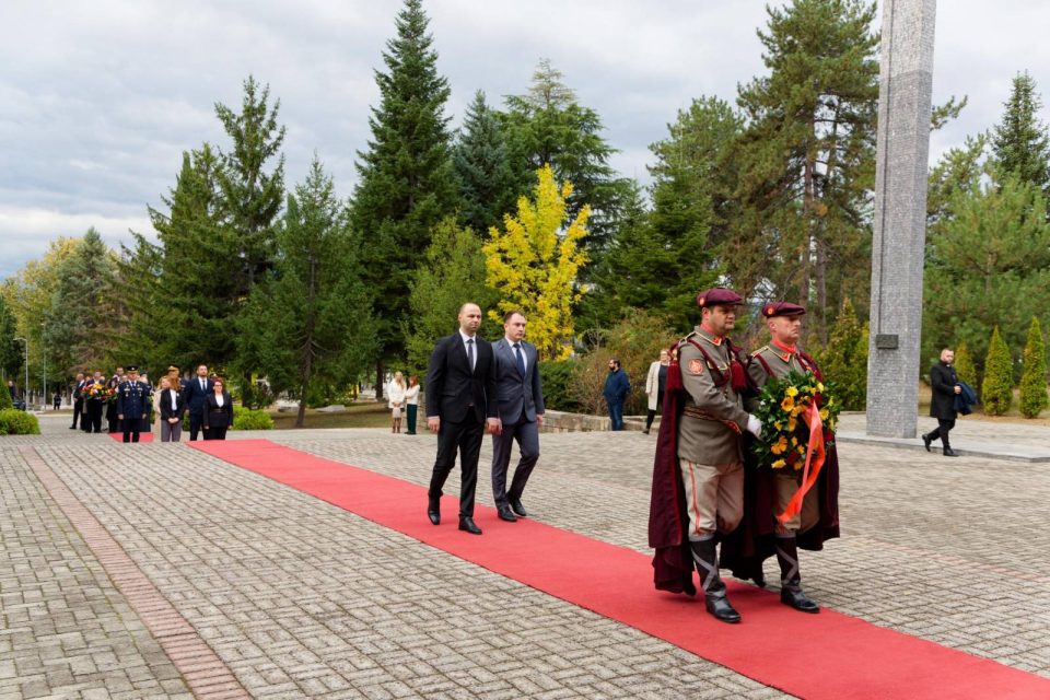 МИСАЈЛОВСКИ: Ден кој не потсетува на пожртвуваноста на нашите предци, кои храбро ја поведоа борбата за слобода на Македонија