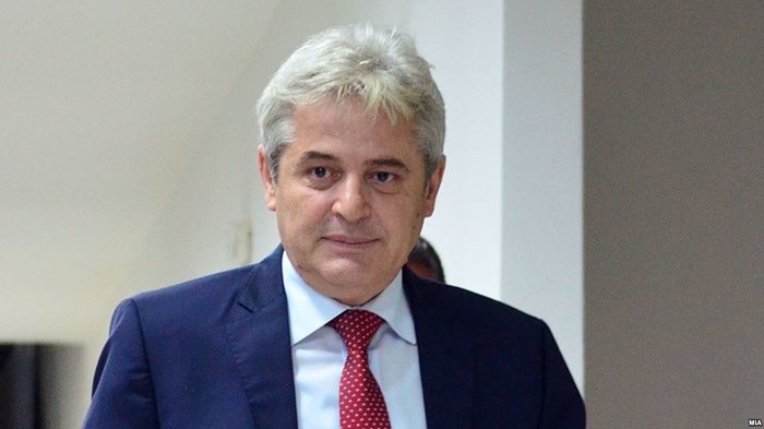 ВРЕДИ: Ахмети со својот речник „стави катанец“ на НАИ