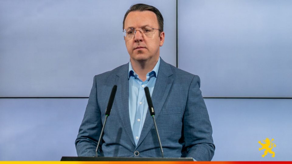 НИКОЛОСКИ: Македонија е обоена во црвено, ВМРО-ДПМНЕ убедливо победи, а Филипче и Ахмети натаму ќе се занимаваат со себе