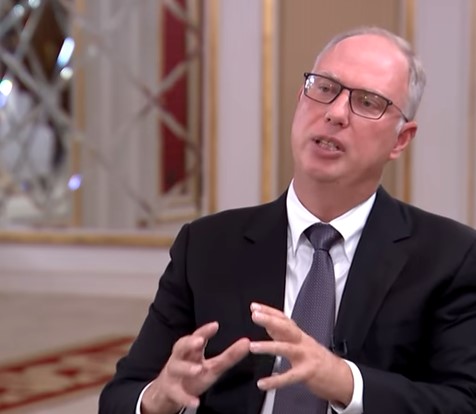 Пратеникот на Путин дојде во САД со закана дека бензинот ќе поскапи по санкциите