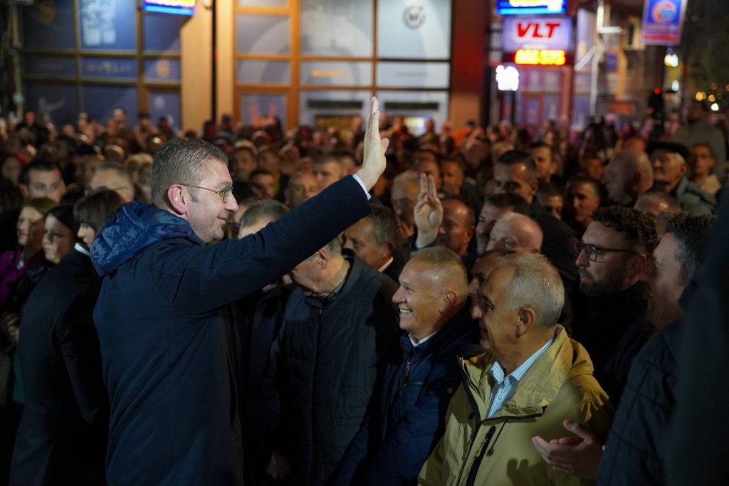 МИЦКОСКИ: Без разлика на етничката, верската и политичката припадност, на 2 ноември да се обединиме во Кичево за Александар