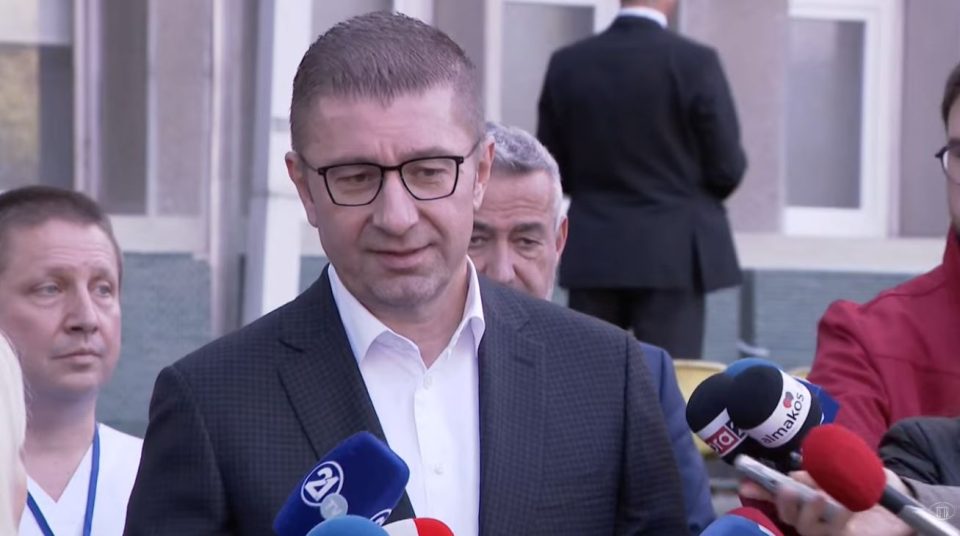 МИЦКОСКИ: Какофонични и контрадикторни се изјавите на Филипче, тој мисли дека така ќе добие поддршка кај своето гласачко тело