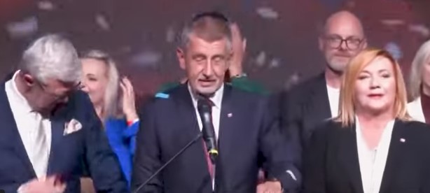 Бабиш прогласи победа на неговото движење АНО на изборите во Чешка, премиерот Фиала му честиташе