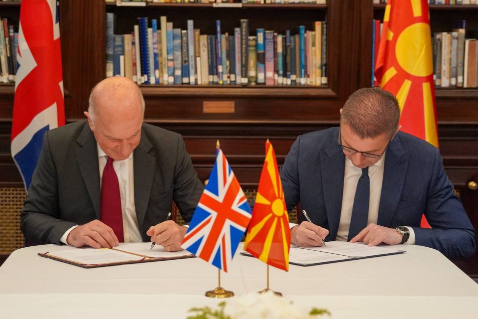МИЦКОСКИ: Американско-британската компанија Бурсток ќе инвестира до 150 милиони долари во наменската индустрија во Македонија