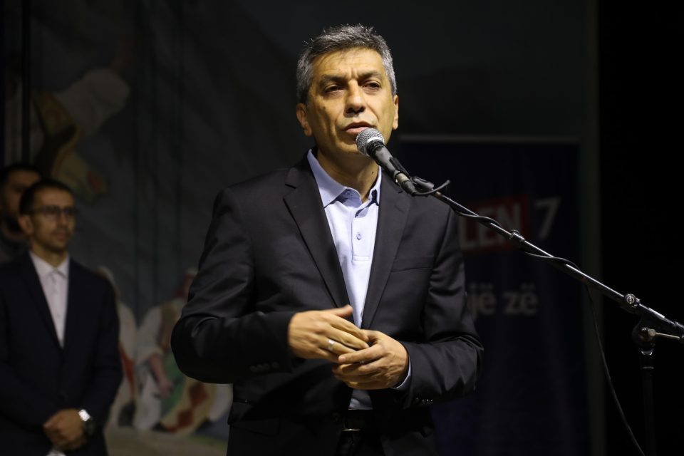 МЕЏИТИ ГО ПОВИКА ОСМАНИ НА ДУЕЛ: Бујар, ајде на мегдан, избери место, медиум, сакаш сам, заедно со Али Ахмети, со Артан Груби…