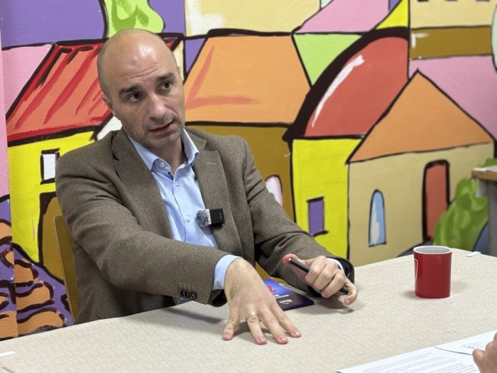 ЛАБУДОВИЌ: Центар со Герасимовски е рекордер по дозволи за градба, брутално се бетонизира, има ли бизниси со Заев и Филипче во Дубаи?