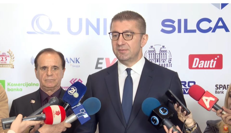 МИЦКОСКИ: ЕУ да не нè дискриминира на аеродромите и премините, и ние да минуваме на брза лента како и другите граѓани