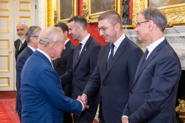 МИЦКОСКИ: Со Кралот Чарлс III разговаравме за пријателството помеѓу Македонија и Обединетото Кралство и заштитата на природата