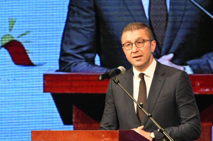 МИЦКОСКИ: Никогаш нема да попуштаме кога се во прашање македонскиот идентитет и нашата држава Македонија