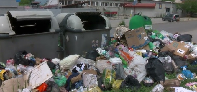 АЛАРМАНТНА НЕХИГИЕНА ВО СКОПЈЕ: Владата нареди веднаш вонреден инспекциски надзор во Град Скопје и ЈП Комунална хигиена