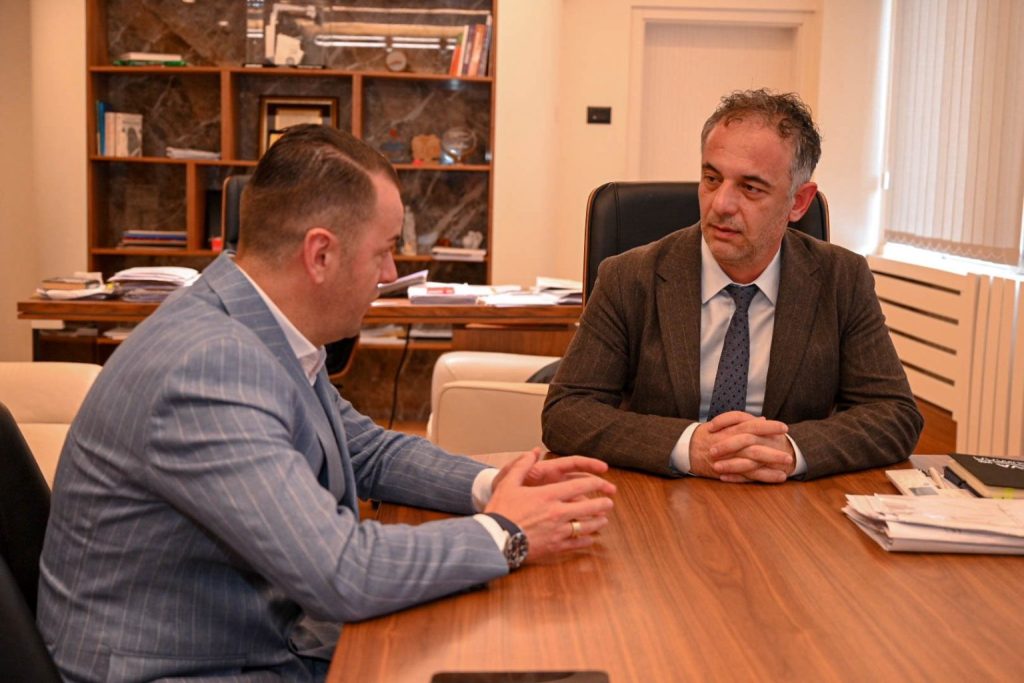 Стефковски и Алиу потпишаа договор за соработка за нова амбуланта во Автокоманда