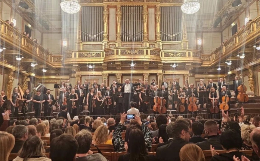 (фото) ОВАЦИИ ВО ВИЕНА ЗА МАКЕДОНСКАТА ФИЛХАРМОНИЈА: Австриците одушевени од Ана и Игор Дурловски, Тешкото и Калино моме