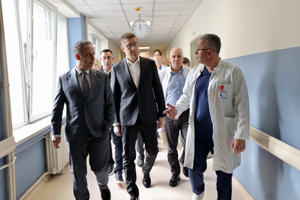 МИЦКОСКИ: Двојно повеќе во секторот кој живот значи, магнетна резонанца и друга апаратура за Клиниката Св. Наум Охридски