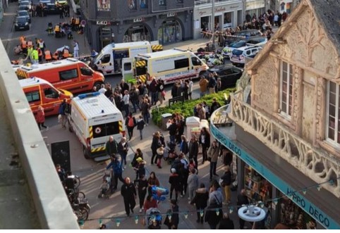 Возач намерно удри во луѓе во Франција – десет повредени, четворица во критична состојба